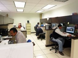 Empleados laborarán durante el período festivo para concluir pendientes de trabajo. ARCHIVO  /