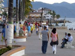 La joven mujer murió por una descarga eléctrica al tocar pieza escultórica instalada en el malecón.  /