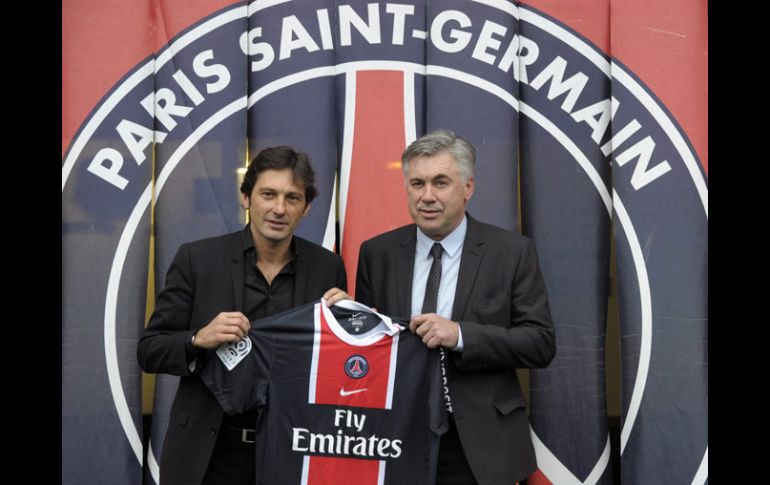 Leonardo, gerente del PSG y el nuevo técnico Carlo Ancelotti. EFE  /