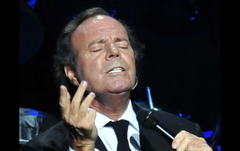 Julio Iglesias reconoció cierta 'vergüenza' por algunos de sus discos del pasado. ARCHIVO  /