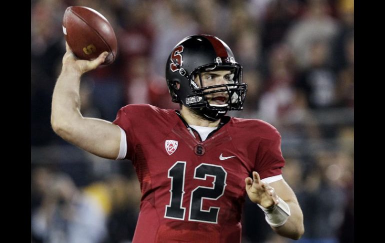 Andrew Luck, el quarterback de la Universidad de Stanford sería la selección de los Potros en abril. AP  /