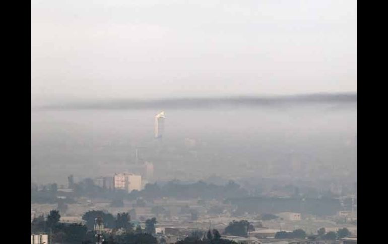 La contaminación provocada por quema de pirotecnia y fogatas para el festejo de Nochevieja incrementó la mala calidad del aire.  /