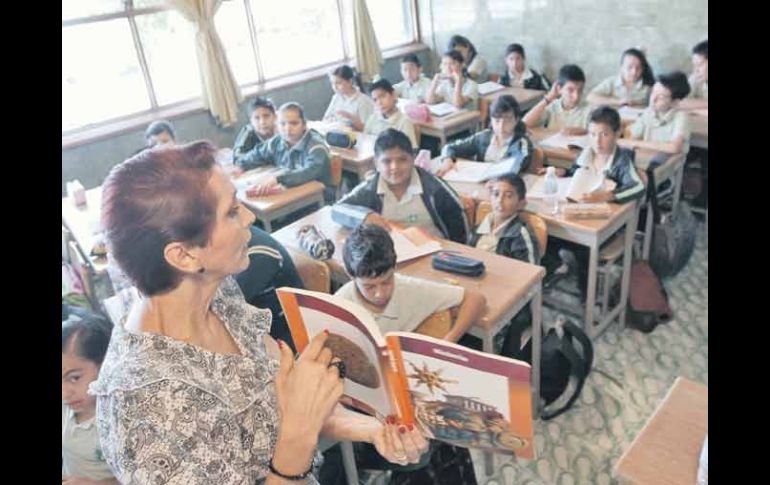 El rubro de educación absorbe más de 40% del gasto estatal en el presente año.  /