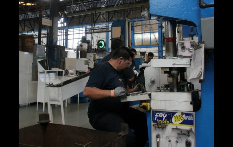 El dinamismo favorable del sector manufacturero mexicano continuará su crecimiento en los próximos meses. ARCHIVO  /