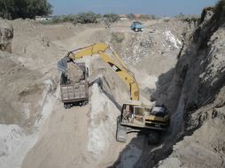 La excavadora asegurada se utilizaba en la extracción de materiales geológicos. ESPECIAL  /