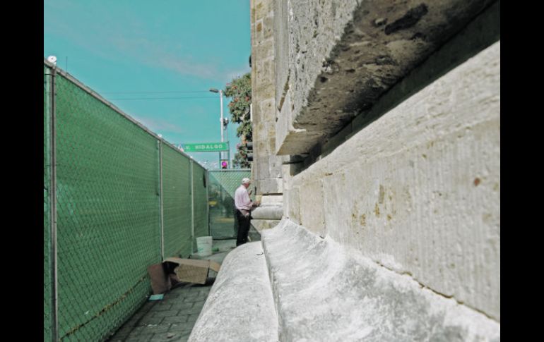 De un día para otro apareció en una parte de la fachada del edificio religioso.  /