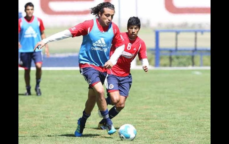 Héctor Reynoso expuso que el conjunto rojiblanco aprendió de la pretemporada y que le motivan las competiciones de 2012.  /