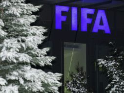 La FIFA había amenazado con suspender a Suiza, pero tras pensarlo bien decidió que tomaría otra medida. AP  /