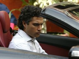 Jaime Camil enfrenta el reto de varios personajes y además, cantar, en 'Por ella soy Eva'.  /