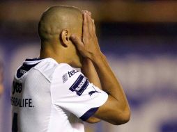 Darío Verón lamenta la derrota ante los Gladiadores. MEXSPORT  /