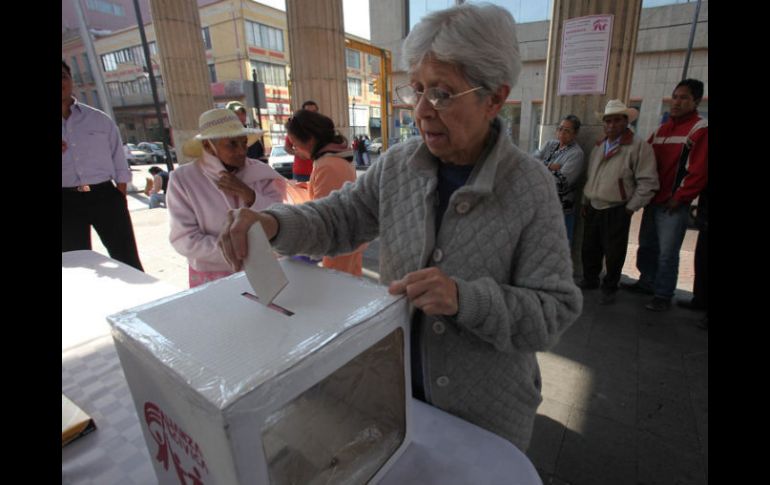 Según los legisladores el voto voluntario deslinda a los ciudadanos de la responsabilidad democrática. ARCHIVO  /