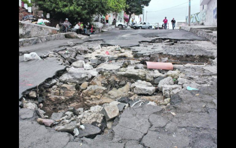 El proyecto de pavimentación asfáltica en el Oriente de Guadalajara está detenido por el retraso de la transferencia de recursos.  /