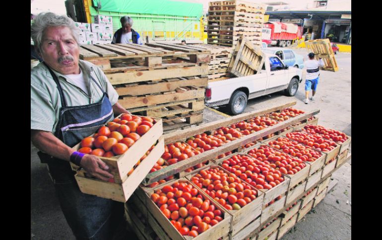 La Unión de Comerciantes documenta que, desde 1994, el mercado ha perdido 40% de sus ventas.  /