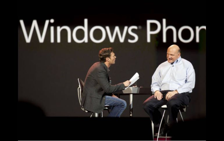 Durante el discurso inaugural que dio Steve Ballmer se hizo un repaso de los logros alcanzados por Microsoft. AP  /