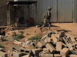 Los militares son vistos orinando sobre cadáveres de insurgentes en el país, en el video. ARCHIVO  /