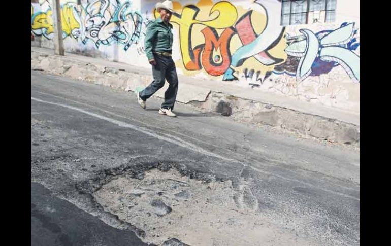 Guadalajara exige 140 millones de pesos del Fondo Metropolitano para repavimentar 500 mil metros cuadrados de calles.  /