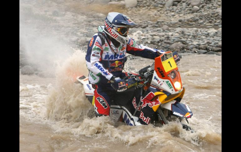 Marc Coma conduce su moto KTM durante la undécima etapa del Rally Dakar. EFE  /