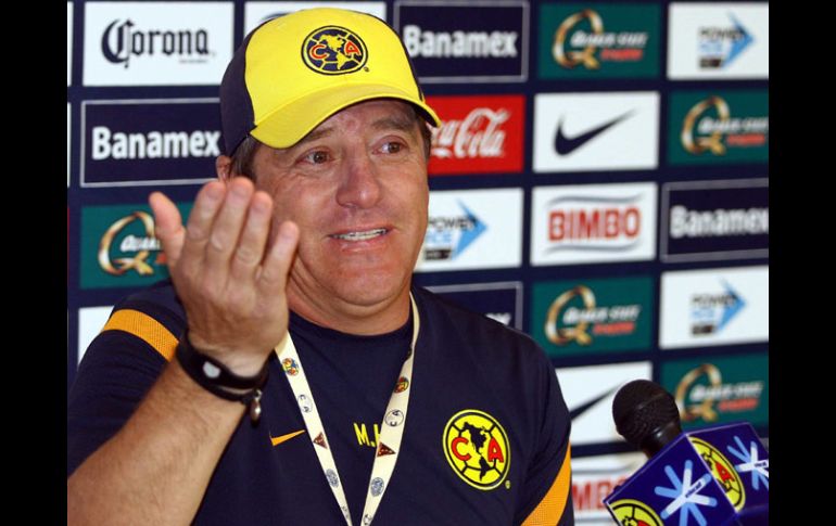 Miguel Herrera espera otra victoria de las Águilas, ahora ante el Toluca. MEXSPORT  /