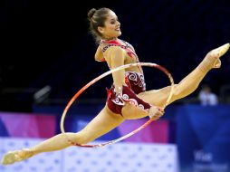 La gimnasta dice que la clasificación que los jueces le dieron en la rutina de aro la sintió ''un poco baja''. EFE  /