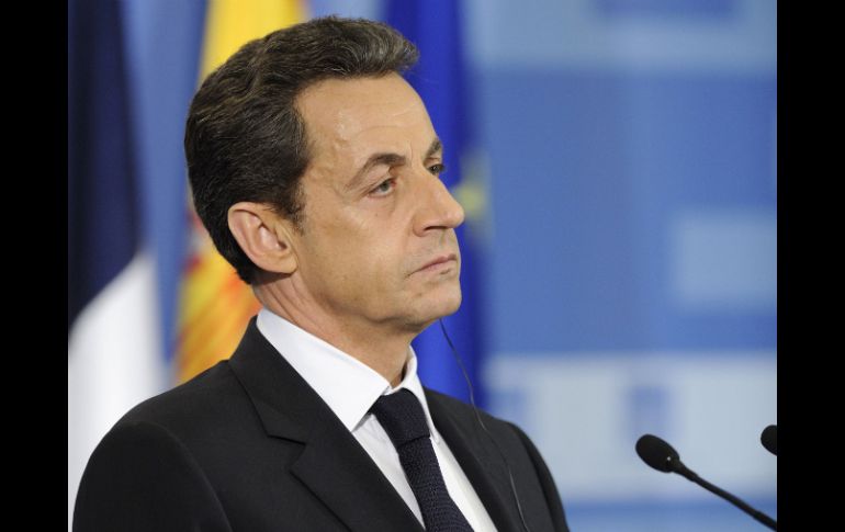 Sarkozy dijo que la decisión de una agencia de rebajar el rating a varios países europeos el viernes pasado 'no cambia nada'. AFP  /