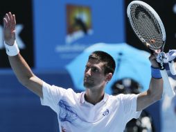 Djokovic celebra su triunfo sobre el italiano Paolo Lorenzi por 6-2, 6-0 y 6-0. AP  /