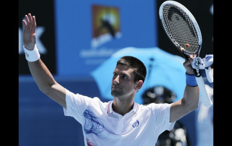 Djokovic celebra su triunfo sobre el italiano Paolo Lorenzi por 6-2, 6-0 y 6-0. AP  /