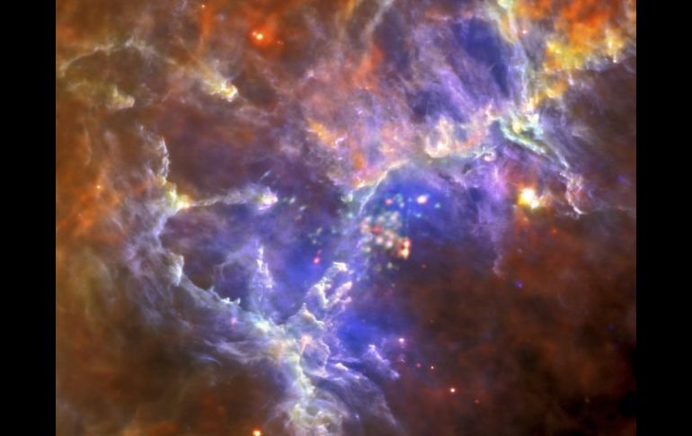 Primera fotografía del interior de la Nebulosa del Águila. EFE  /