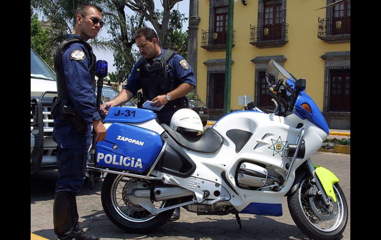 El oficial fue llevado a la Cruz Verde Zapopan Norte para ser atendido. ARCHIVO  /