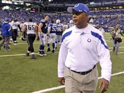 Jim Caldwell deja su trabajo al frente de Indianápollis. AP  /