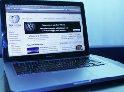 Al apagón encabezado por Wikipedia, se unirán también el grupo de piratas informáticos Anonymous y Reddit. REUTERS  /