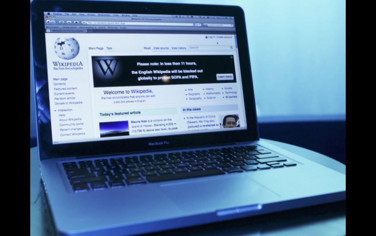 Al apagón encabezado por Wikipedia, se unirán también el grupo de piratas informáticos Anonymous y Reddit. REUTERS  /