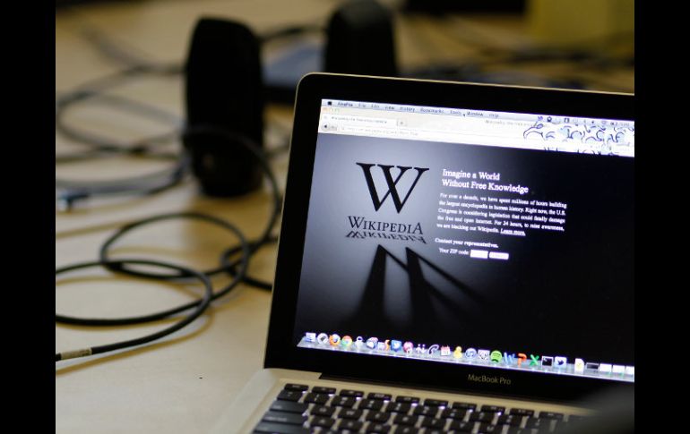 El apagón técnico de Wikipedia hace pensar en un mundo alterno, sin este recurso. AP  /