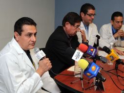 Rueda de prensa del IJCF (Izq)QFB Ricardo Bravo, Mtro. Claudio Isaías, Dr. Eduardo Mota y Axel Rivera.  /