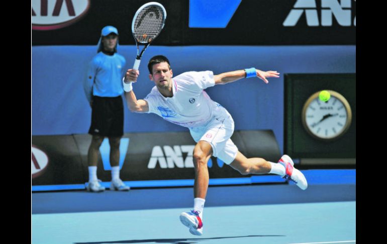 Novak Djokovic arrolló a Nicolas Mahut con parciales de 6-0, 6-1 y 6-1. REUTERS  /