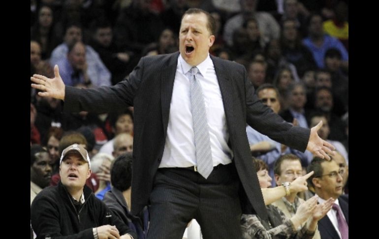 El coach de los Bulls, Tom Thibodeau, se mostró entusiasmado durante el encuentro. AP  /