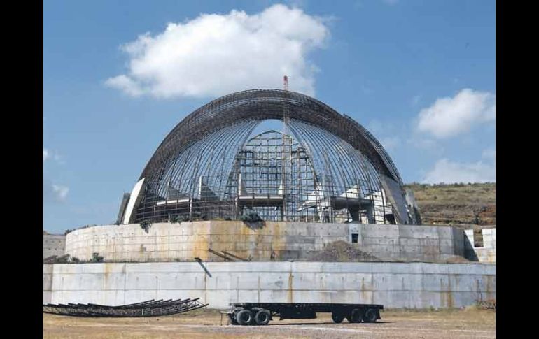 La estructura metálica del Santuario de los Mártires ha requerido la colocación de mil 200 toneladas de acero.  /