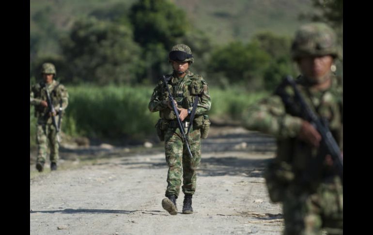 El grupo militar, Apolo durante una revisión en la localidad de Cauca. AFP  /