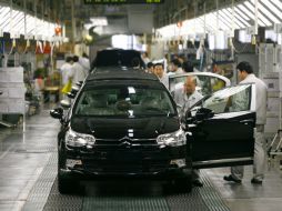 El constructor de automóviles japonés Nissan anunció este miércoles  la contrucción de una nueva planta. ARCHIVO  /