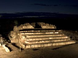 Escalinata con jeroglíficos mayas ubicada en la zona arqueológica El Palmar, al sur de Campeche. ARCHIVO  /