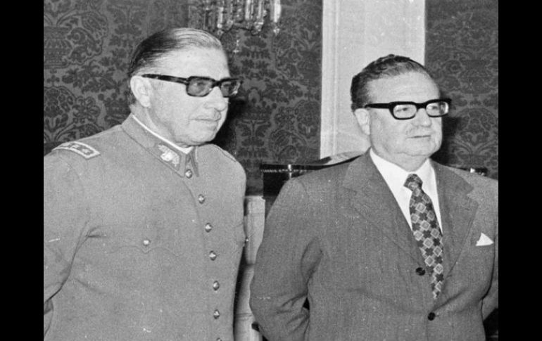 El término régimen militar se usaba para referirse al gobierno de facto de Augusto Pinochet. AP  /