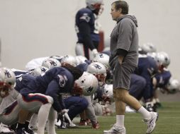 Bill Belichick tiene algunas dudas para el duelo del próximo domingo. AP  /