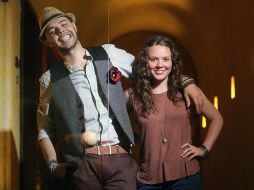 El dueto Jesse & Joy recibió de manera inesperada un Disco de Platino.  /