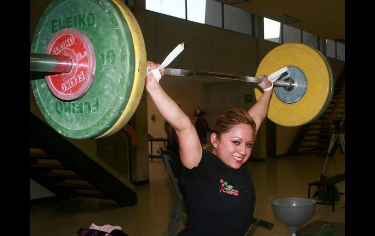 Carolina Valencia busca representar a México en Londres 2012. MEXSPORT  /