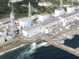 La eléctrica mantiene instalado en la central de Fukushima un doble sistema de descontaminación del agua radiactiva. ESPECIAL  /