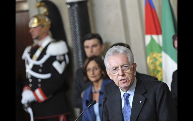 El primer ministro de Italia, Mario Monti, recibirá este martes en París el premio Europeo del Año. ARCHIVO  /