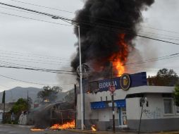 El incendio acabó con la mitad del establecimiento.  /