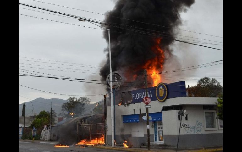 El incendio acabó con la mitad del establecimiento.  /