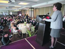 Isabel Miranda de Wallace, candidata panista, habló frente a la Asociación Nacional de la Publicidad. EL UNIVERSAL  /