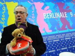 El director de Festival de Cine de Berlín, Dieter Kosslick, posa para los fotógrafos durante una rueda de prensa. EFE  /