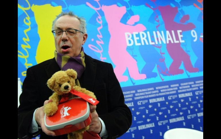 El director de Festival de Cine de Berlín, Dieter Kosslick, posa para los fotógrafos durante una rueda de prensa. EFE  /